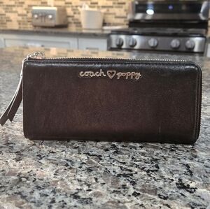 Coach Poppy Black Leather L-zip Lonh Wallet